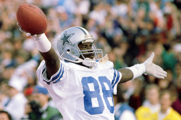 Cowboys legend Michael Irvin makes guest appearance in ballet tutu