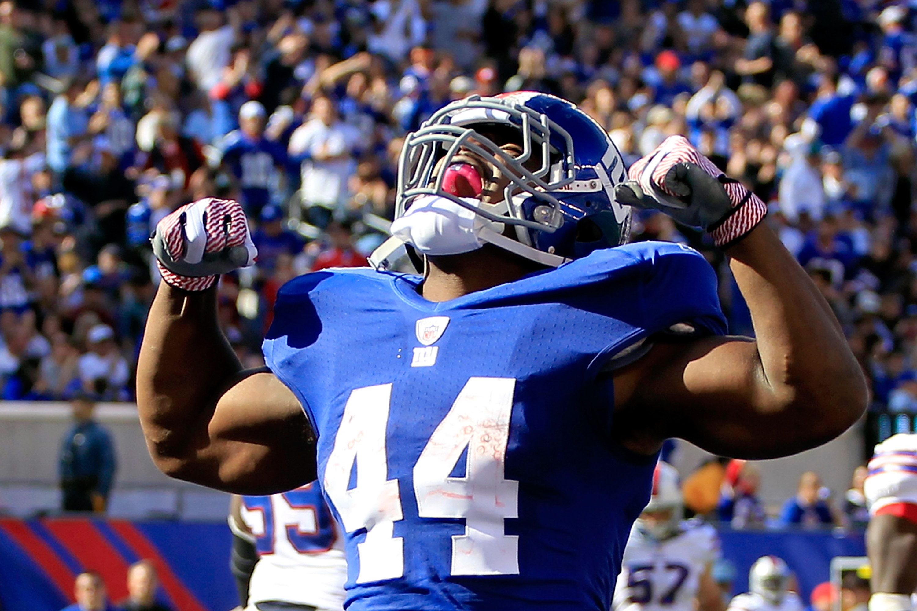 Ahmad Bradshaw of the New York Giants runs for a touchdown against News  Photo - Getty Images