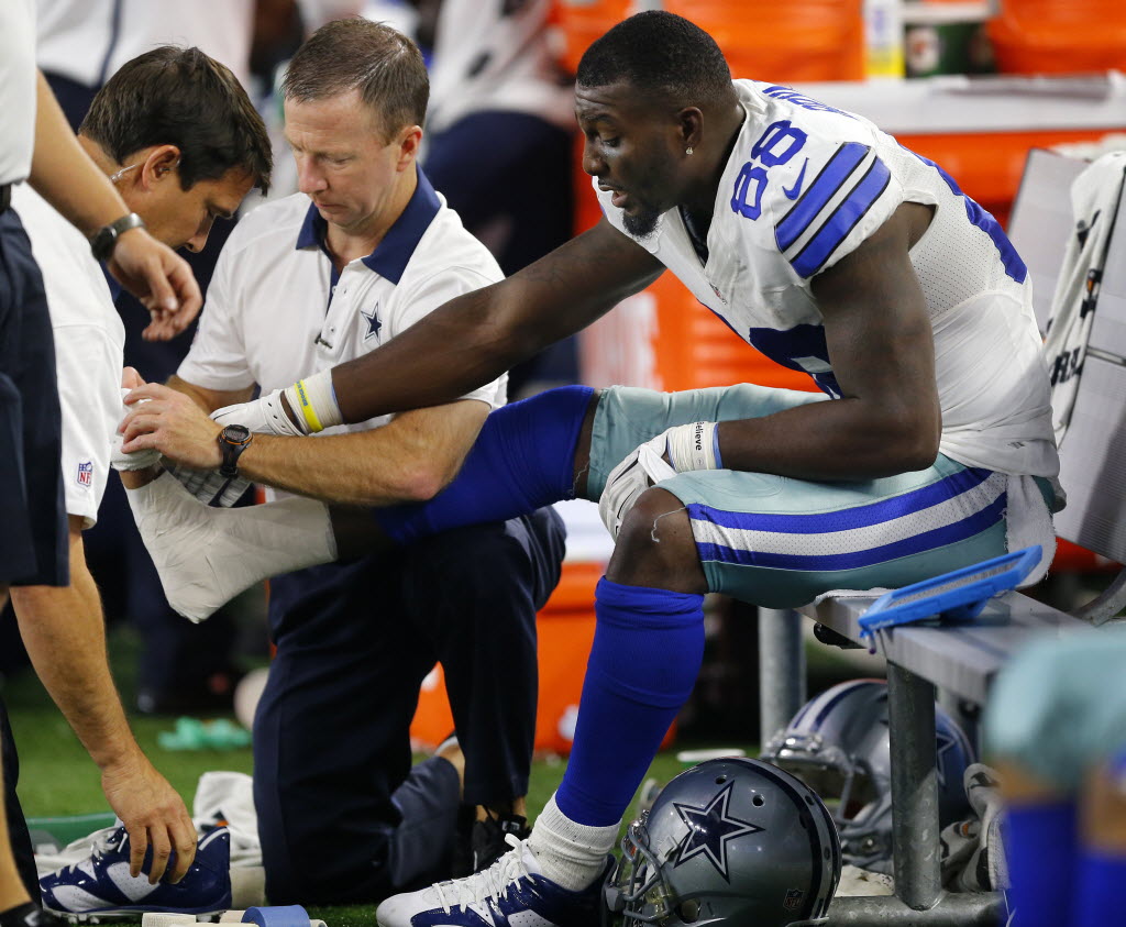 Injured Dez Bryant does rehab work during Thursday's Cowboys practice