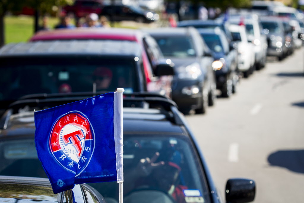 Know before you go: Navigating traffic at Globe Life Field for ALCS Game 4  - CBS Texas