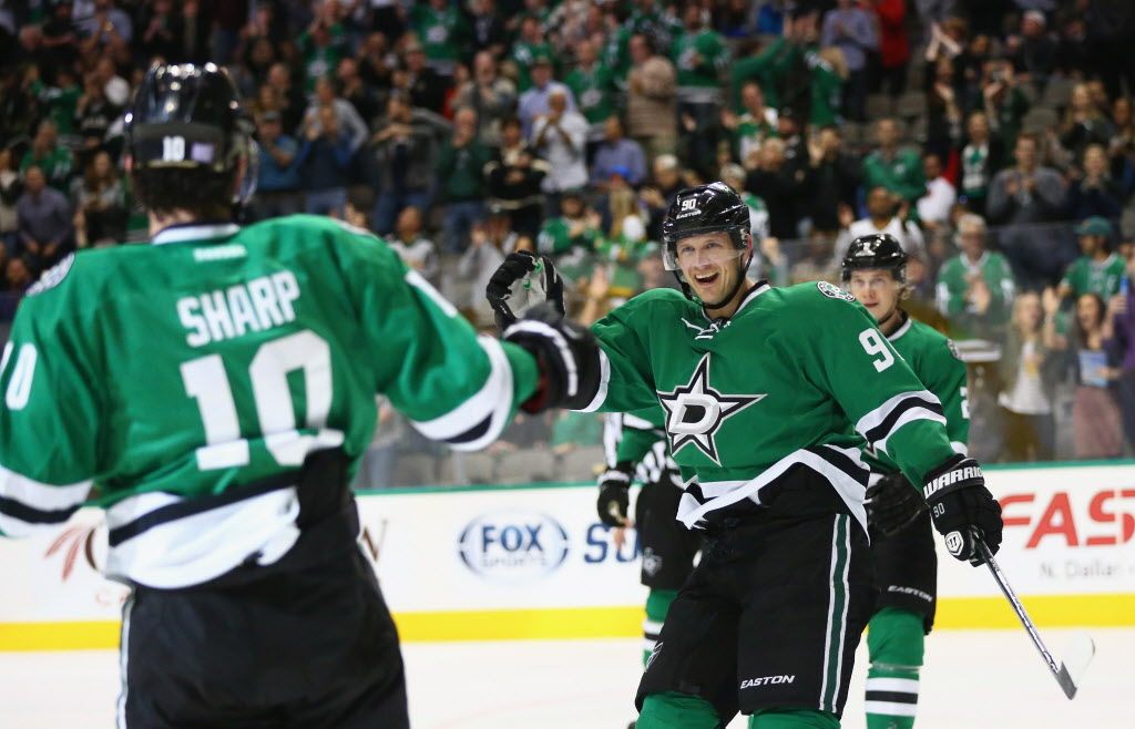 Dallas Stars' Patrick Sharp's daughter reacts to assist - Sports