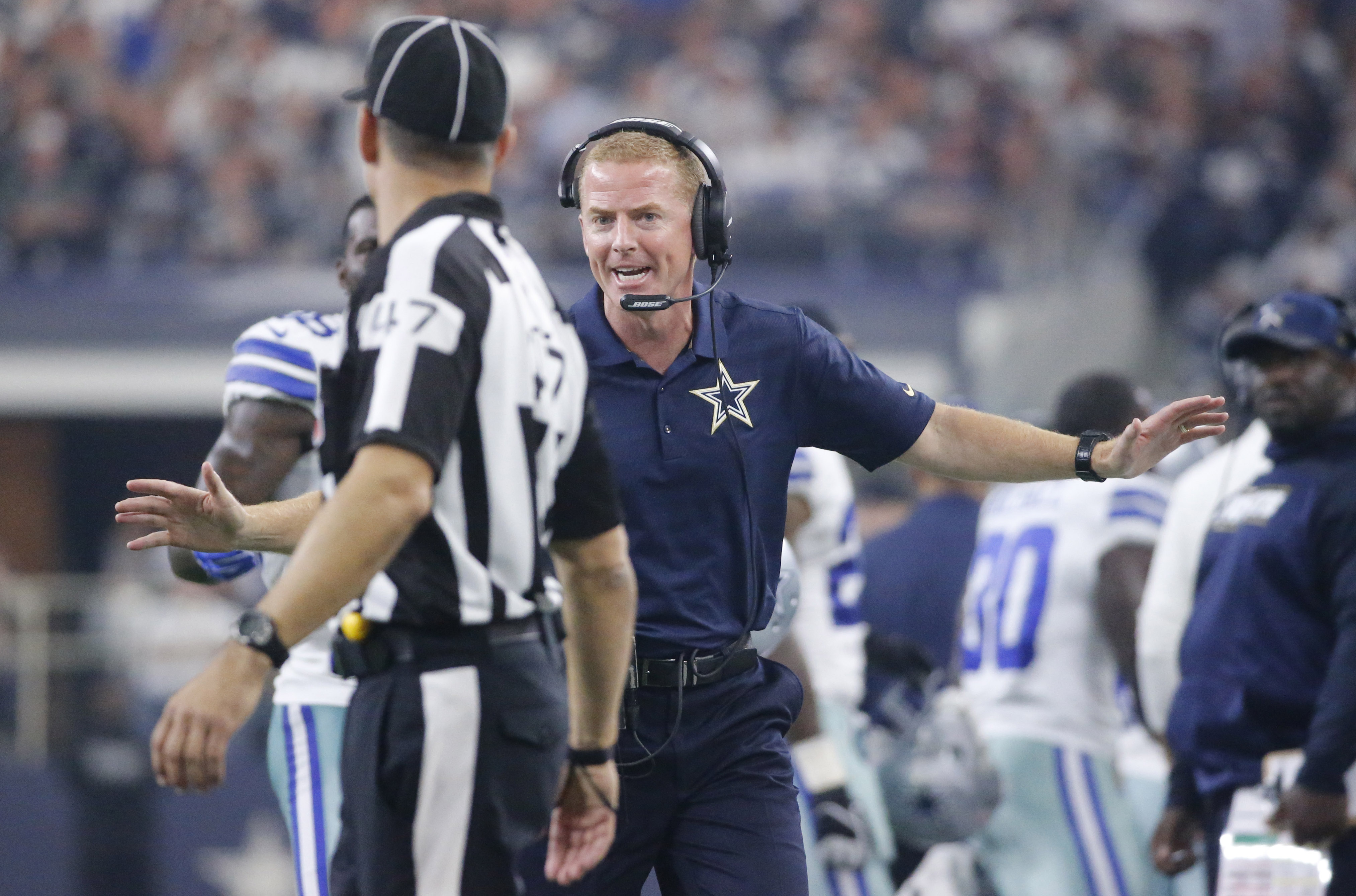 Eagles-Cowboys: TV announcers, referee info, point spread, etc.