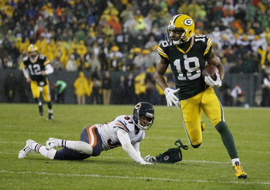 Green Bay Packers' Randall Cobb runs during the second half of an NFL football game against the Chicago Bears Thursday, Nov. 26, 2015, in Green Bay, Wis. (AP Photo/Morry Gash)