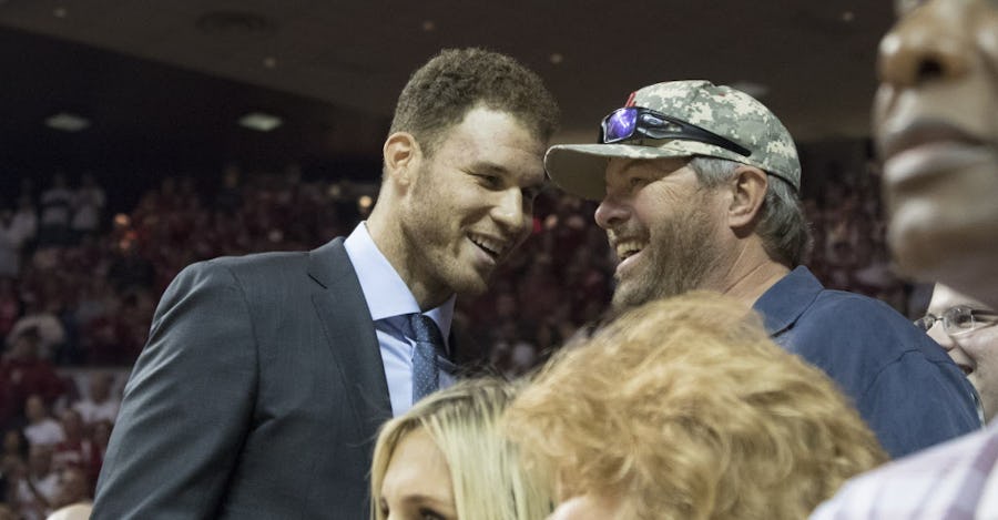 NORMAN, OK - MARCH 1: Blake Griffin of the Los Angeles Clippers and  country singer Toby Keith talk during the first half of a NCAA college basketball game against the Baylor Bears at the Lloyd Noble Center on March 1, 2016 in Norman, Oklahoma. (Photo by J Pat Carter/Getty Images)