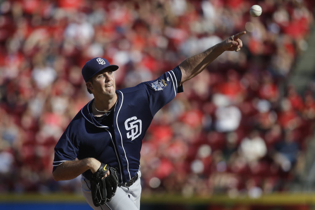 Tyler Thornburg of the Cincinnati Reds throws a pitch during the News  Photo - Getty Images