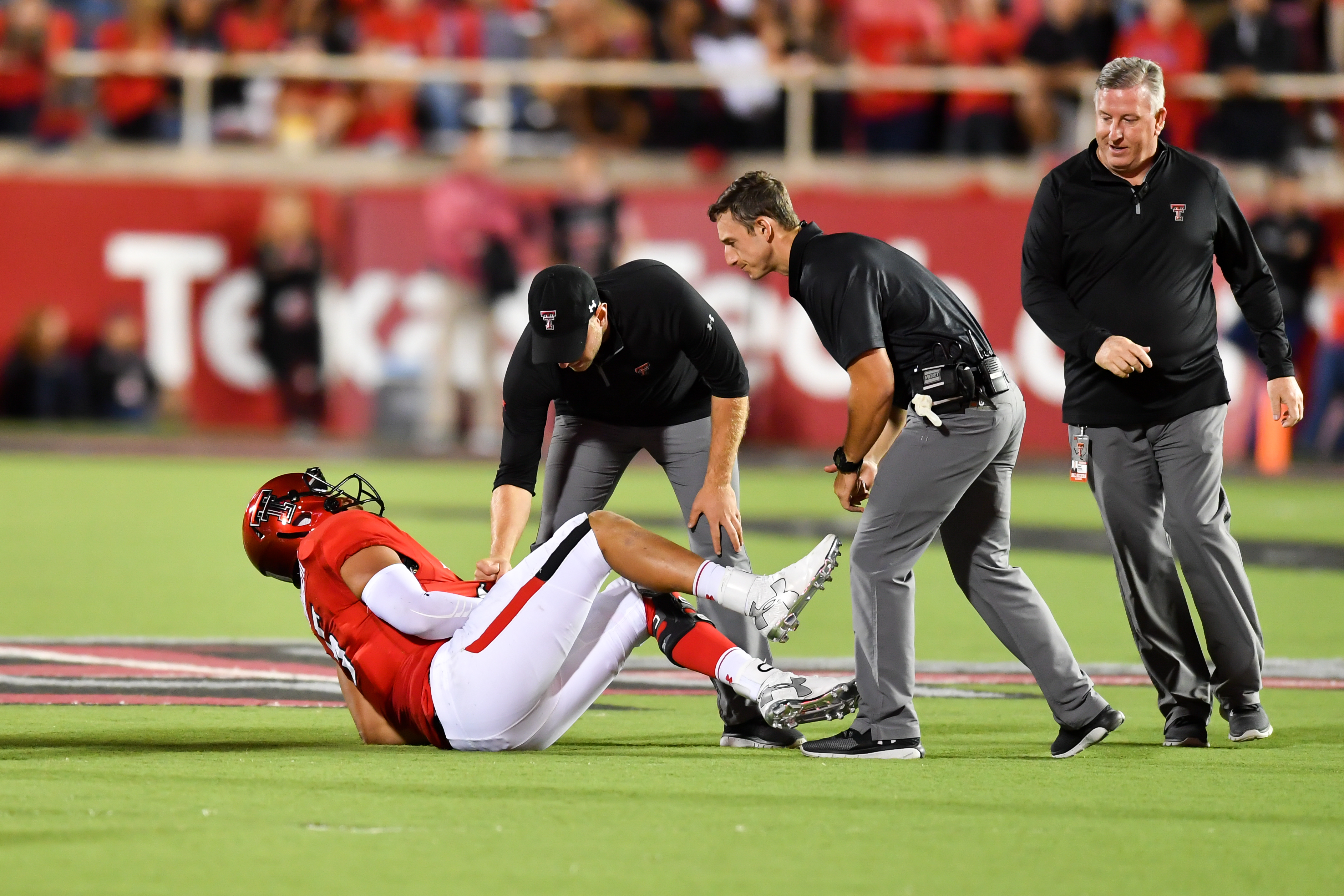 Tech QB Mahomes exits Big 12 opener with upper arm injury