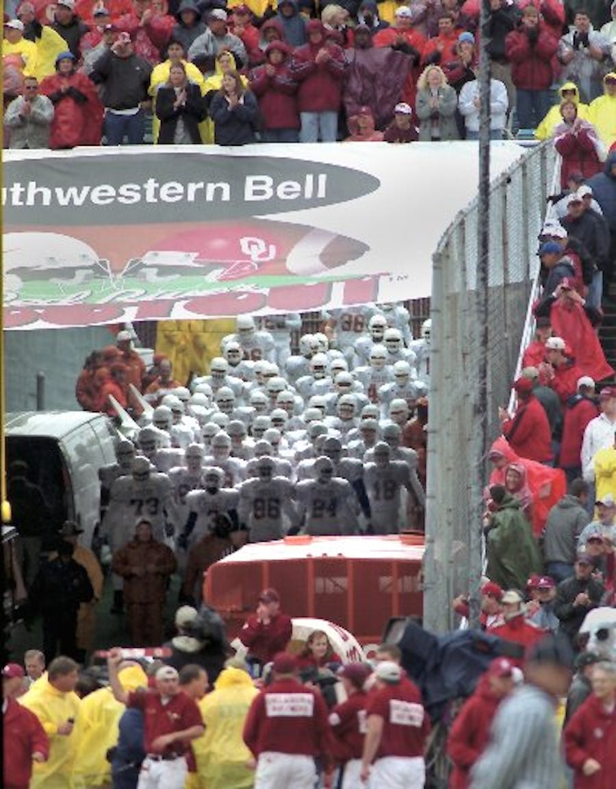 ORG XMIT: *S0414297582* 10/07/2000 -- The UT Longhorns emerge from the tunnel at the Cotton Bowl prior to the Red River Classic against the Oklahoma Sooners.10092005xSPORTS10072006xNews