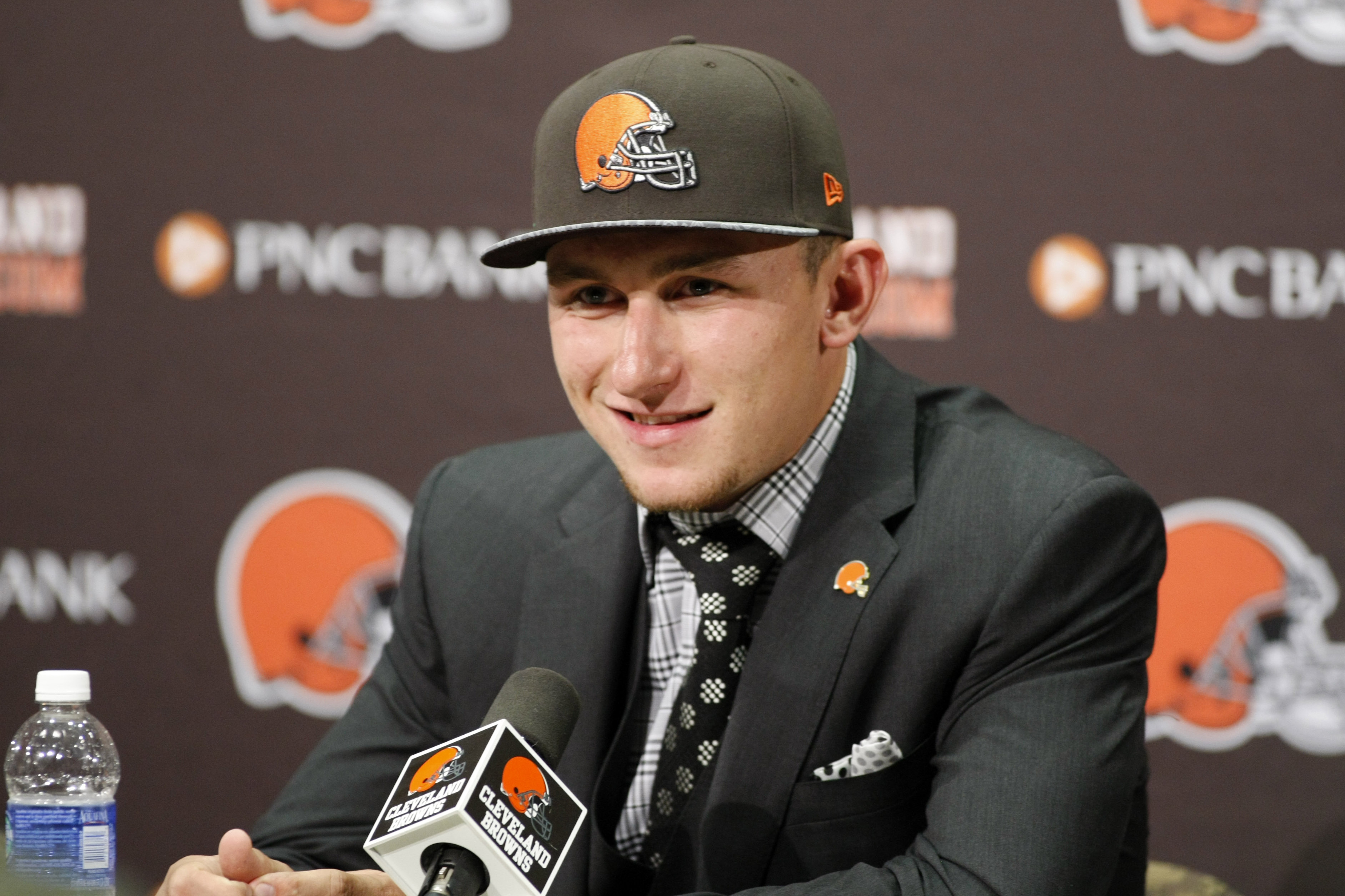 Cleveland Browns draft Johnny Manziel after trade