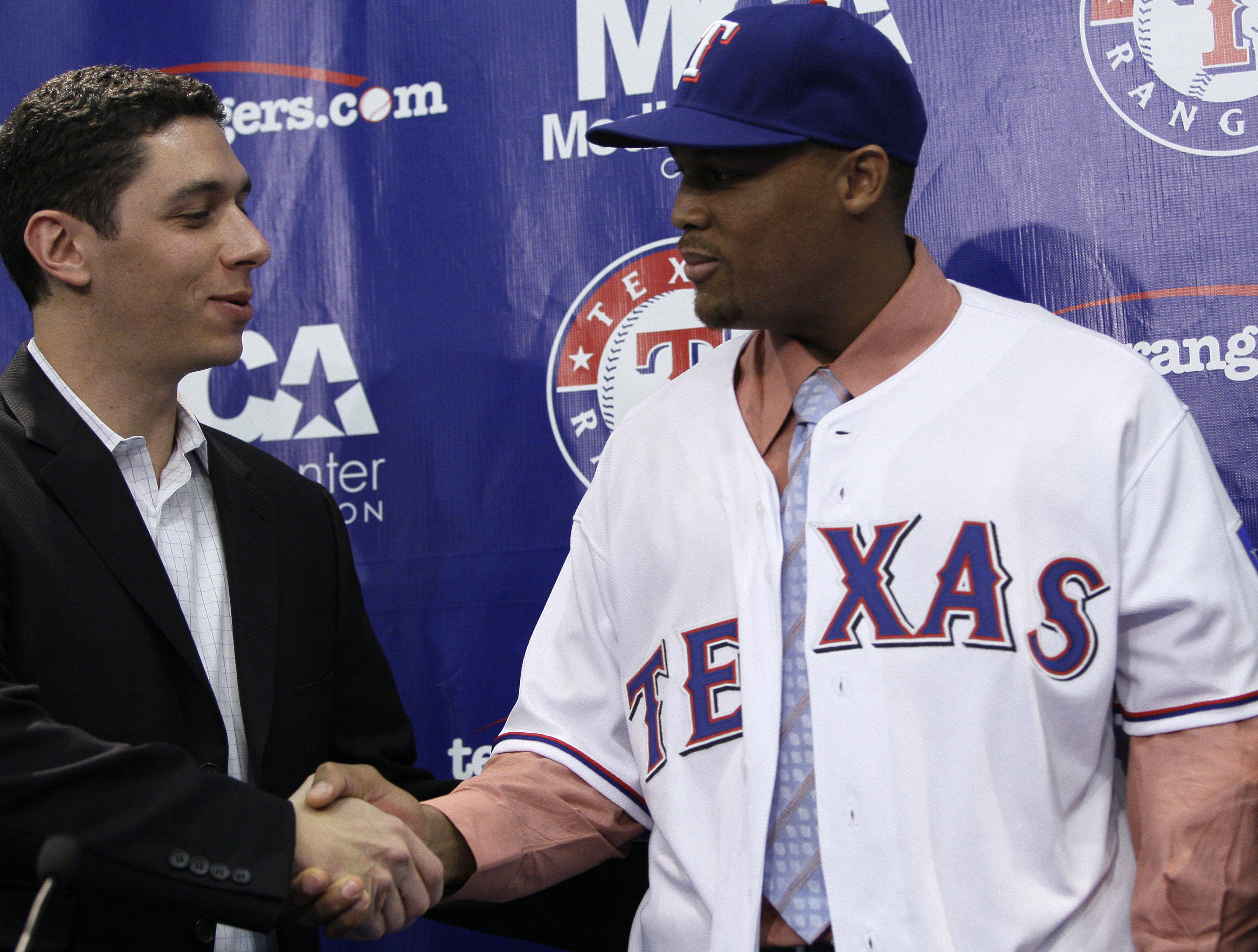 Rangers Sign Derek Holland To Five-Year Contract Extension