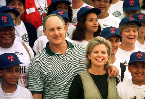 Nolan & Ruth Ryan supporting Hope Alliance Crisis Center 