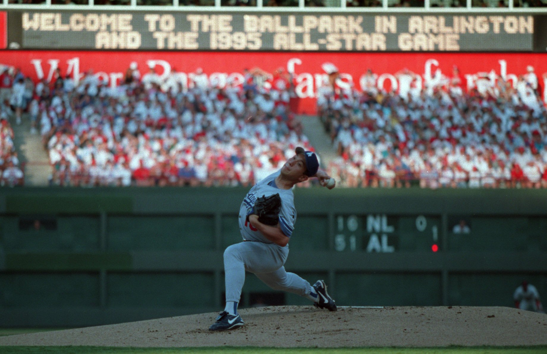 Kenny Lofton, Carlos Baerga to throw out first pitches at World