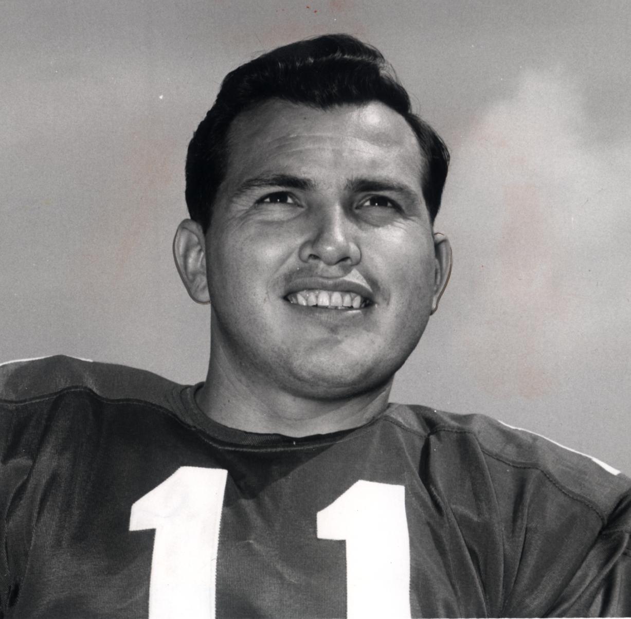 Ex-Cowboys kicker Danny Villanueva dies at 77 after suffering a stroke