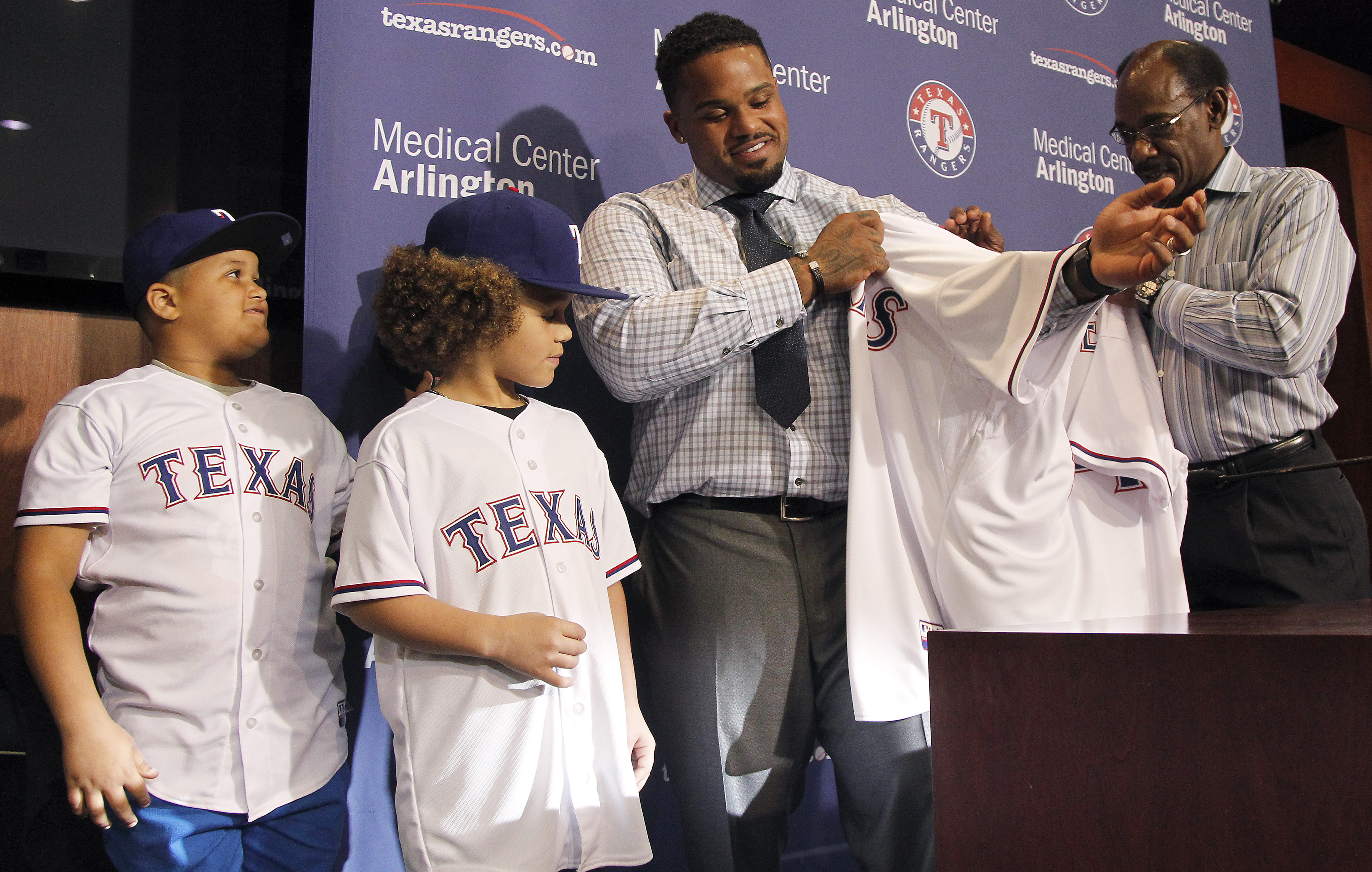 In MLB's top 20 jersey sales, Texas Rangers (even former Rangers