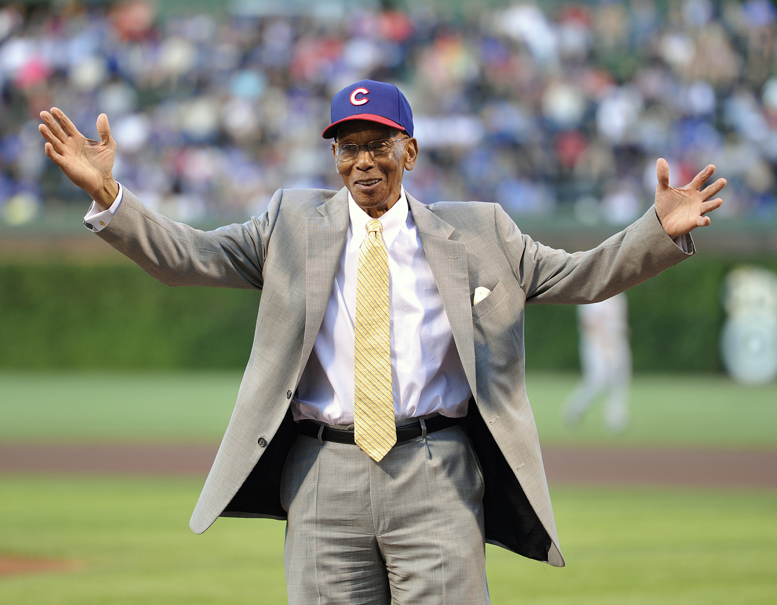 Ernie Banks: War over remains of Chicago Cubs legend as estranged wife and  female friend clash in court over whether he can be cremated