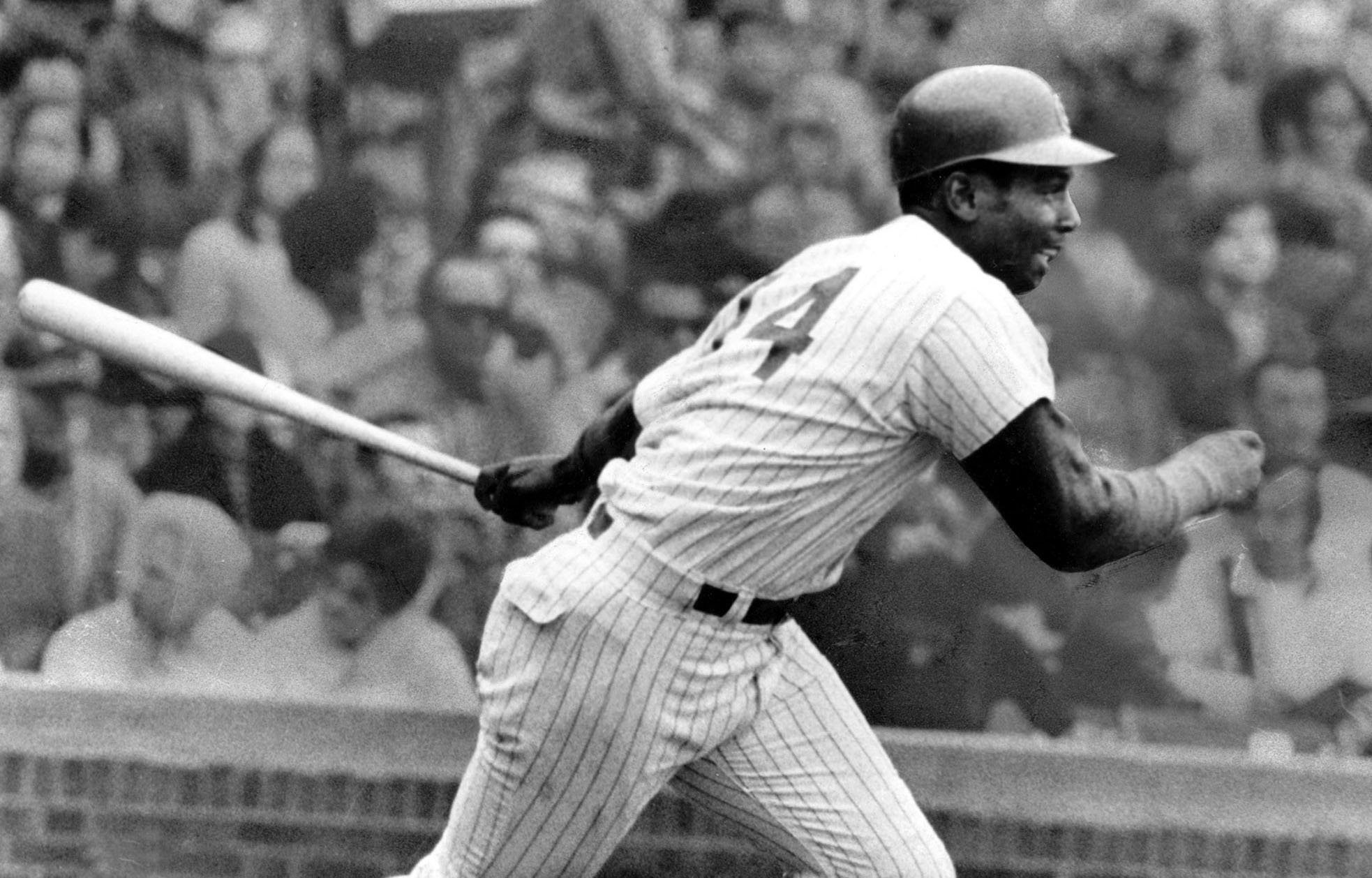 Family's attorney: Dallas native, Cubs great Ernie Banks died after heart  attack