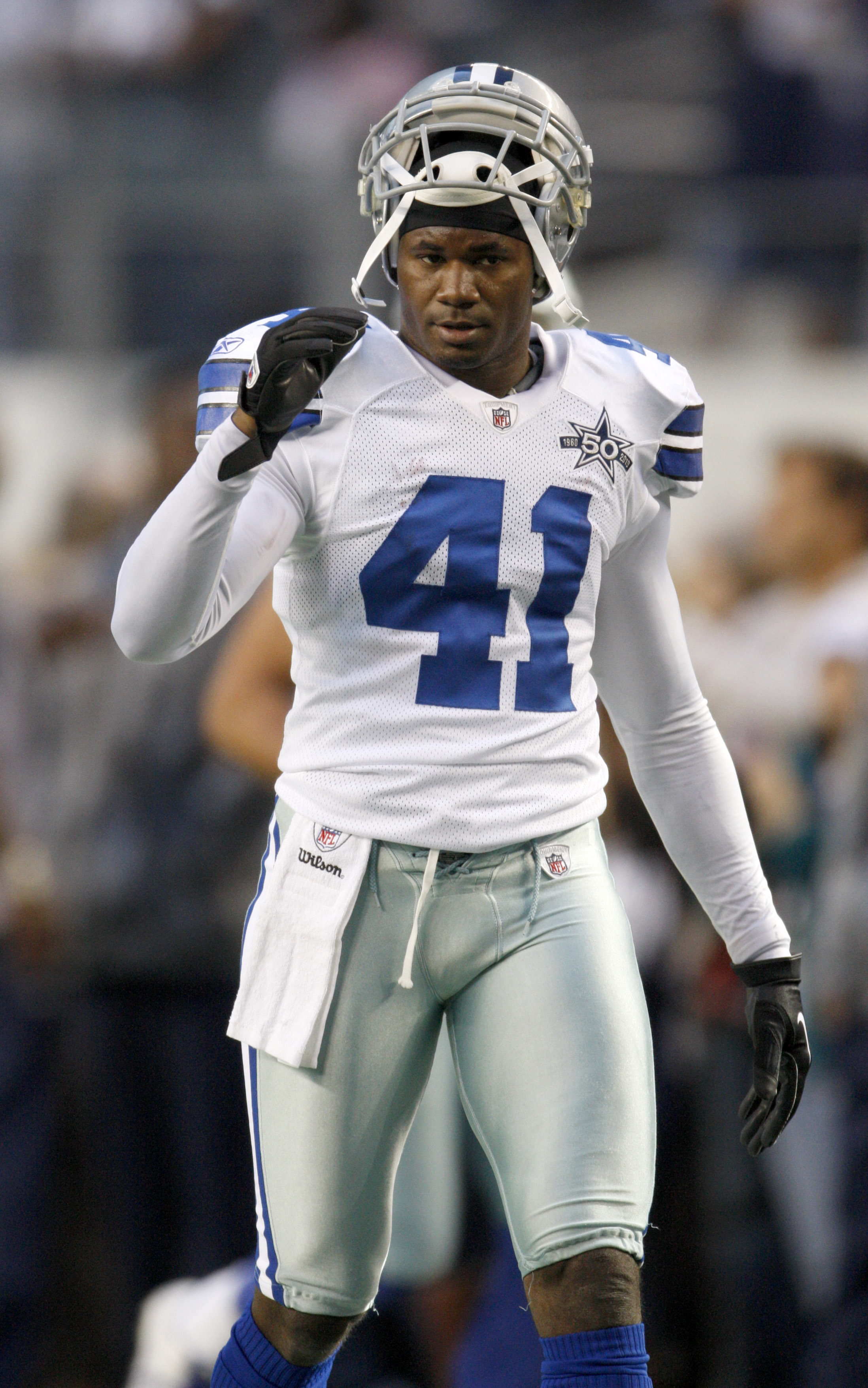 16 November 2008 - Terence Newman (41) of the Dallas Cowboys is interviewed  by CBS Radio after