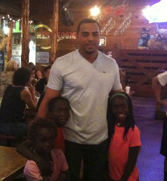 Brief encounter with Rangers slugger Nelson Cruz impresses youth minister