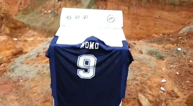 Cowboys fans show their rage by burning, blowing up Tony Romo jerseys