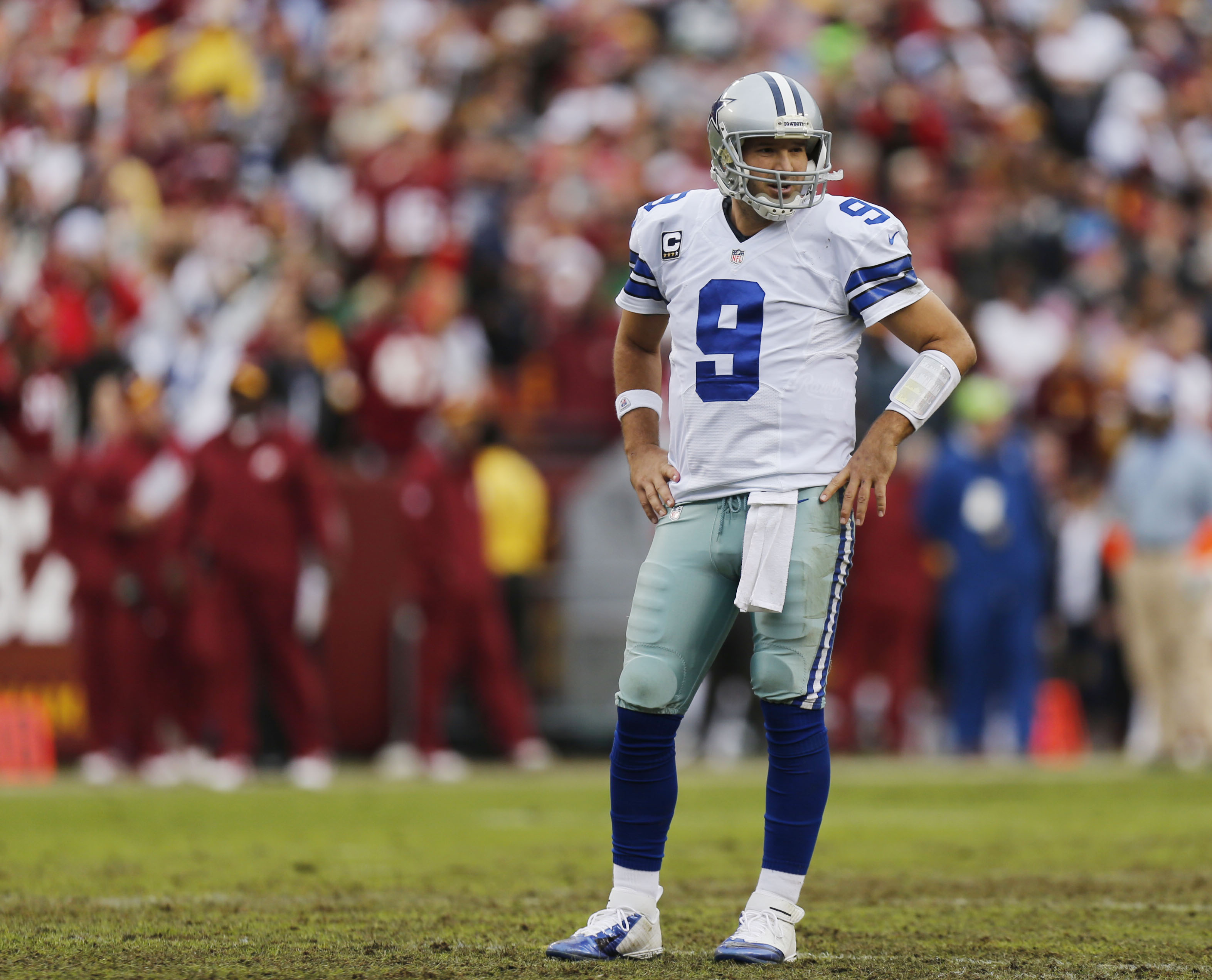 Tony Romo, first-team offense air it out in Cowboys' 20-19 win over