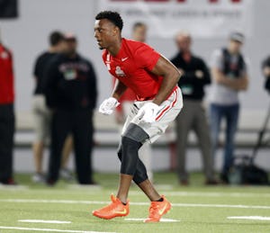 Ohio State cornerback<span id=cursor-position-1459869543023></span> Eli Apple runs a drill during NFL Pro Day at Ohio State University in Columbus, Ohio, Friday, March 11, 2016. (AP Photo/Paul Vernon)
