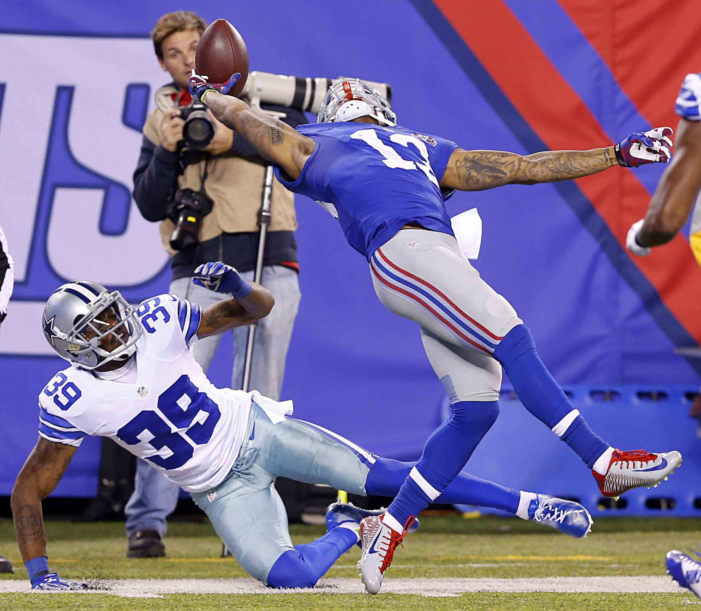 Odell Beckham One-Handed Catch vs. Cowboys 