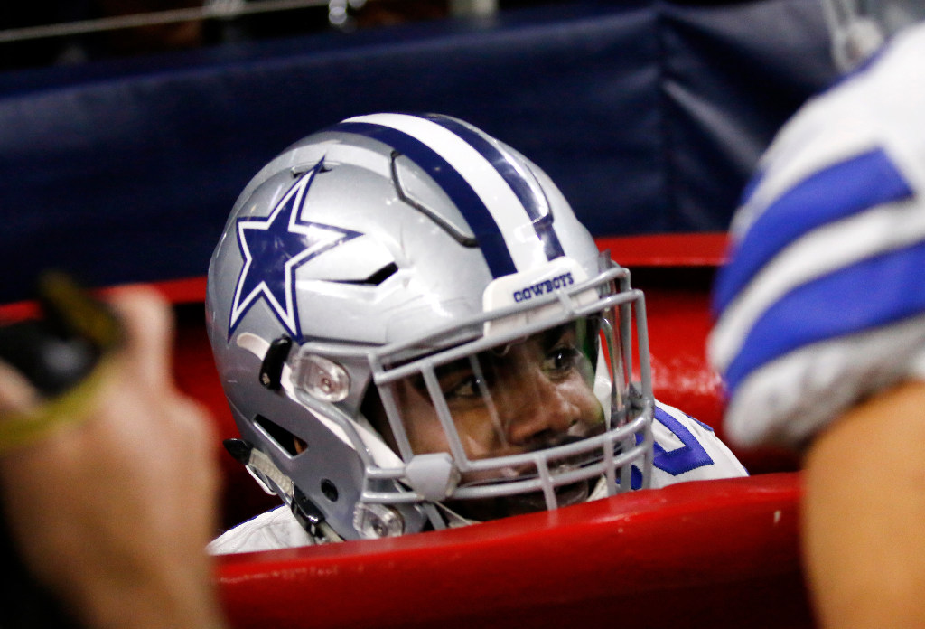 Cowboys' Ezekiel Elliott: Fans made hilarious memes of RB's new helmet