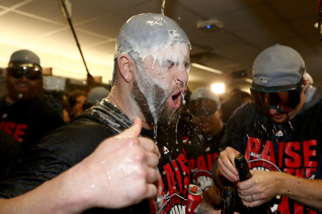 Sources: Rangers getting more aggressive with Mike Napoli talks