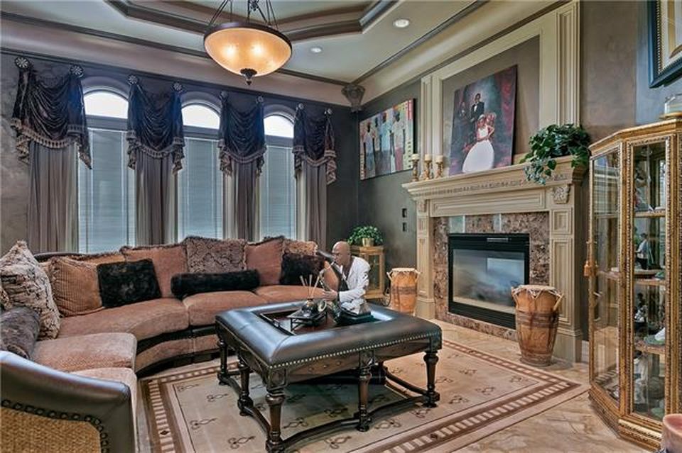 Check out the $4 million Prosper home - and the ridiculous pool - major  leaguer LaTroy Hawkins is selling