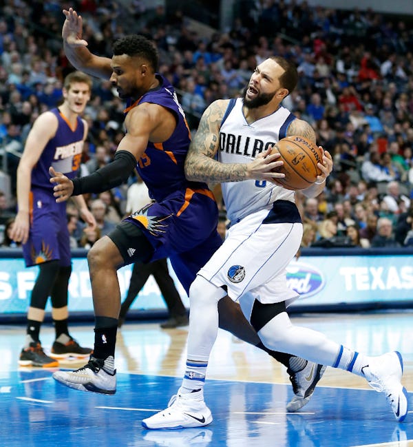 Dallas Mavericks: Mavericks do right by Deron Williams by giving him ...