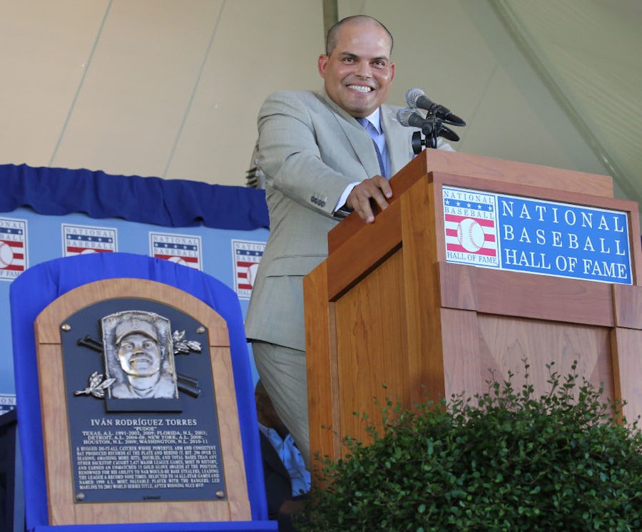 Texas Rangers Flashback Pudge Rodriguez Did What He Always Does During His Hall Of Fame Speech 6296