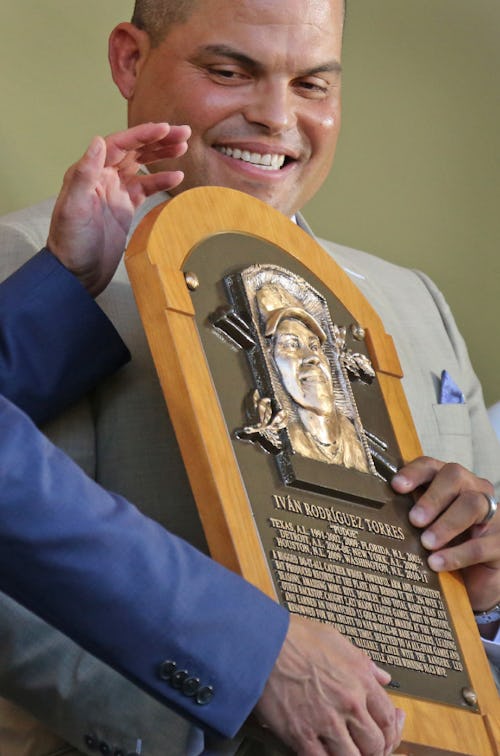 Texas Rangers Photos Pudge Rodriguez Is All Smiles As Hes Inducted Into The National Baseball 0498