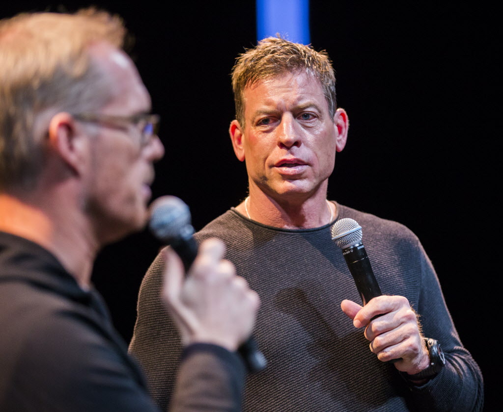 Troy Aikman Recalls the Time He Lined Up Behind His Guard for a Snap: 'Hey  Daddy, It Ain't Me'