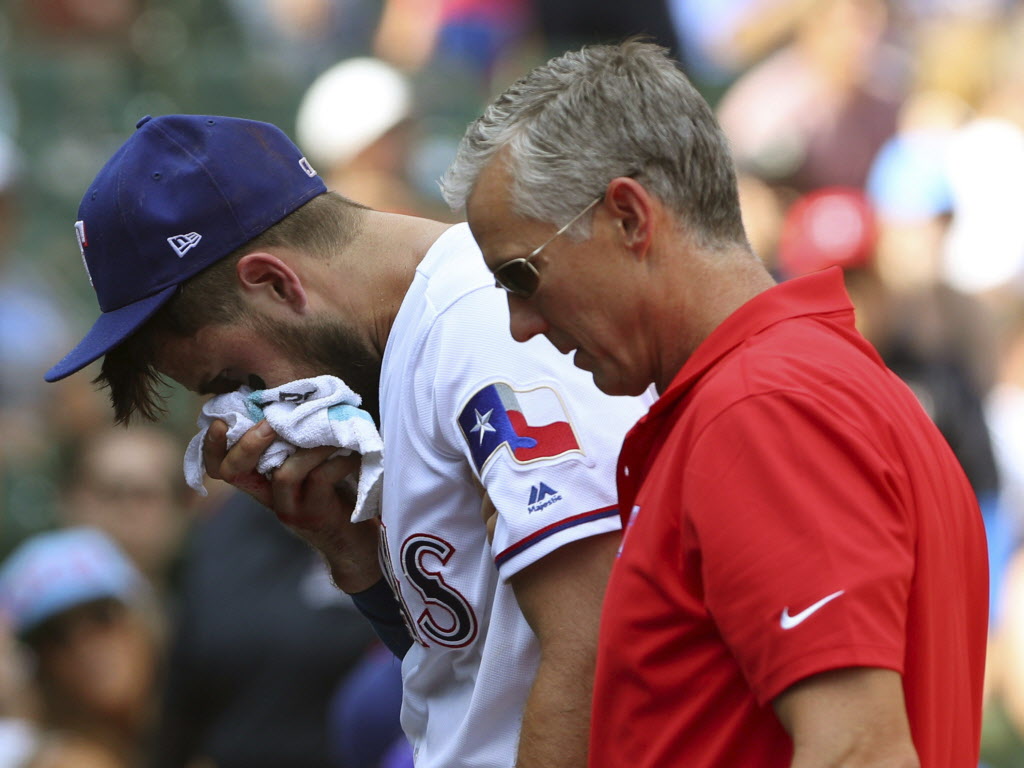 Texas Rangers Joey Gallo suffers nondisplaced nasal fracture from