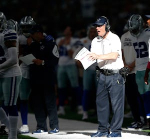 Dallas Cowboys defensive coordinator Rod Marinelli communicates to his players during the second half of play at AT&T Stadium in Arlington on Sunday, October 8, 2017. Green Bay Packers defeated the Dallas Cowboys 35-31. (Vernon Bryant/The Dallas Morning News)
