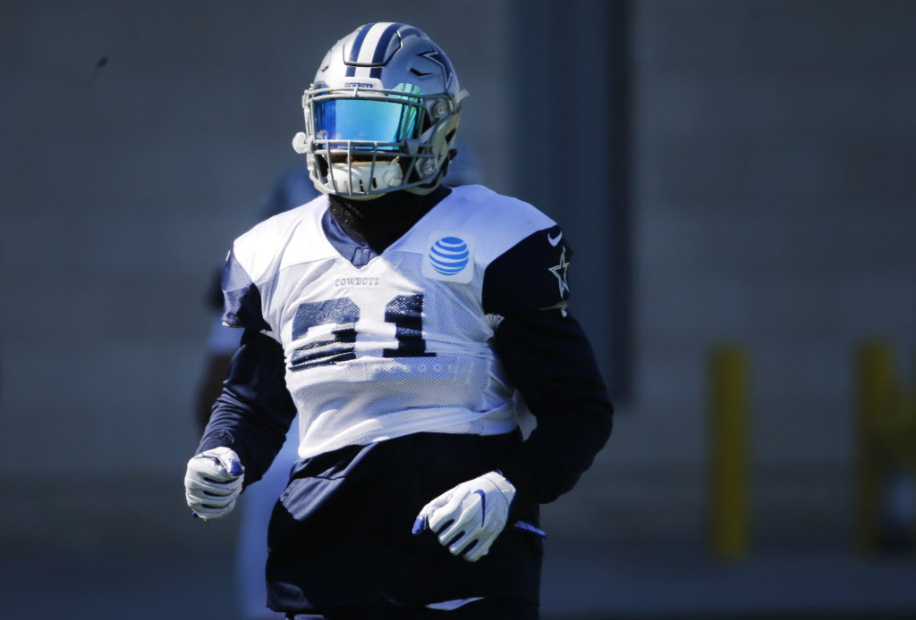 theScore - Ezekiel Elliott's visor is so dark that it looks like