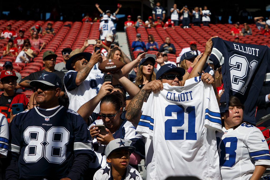 See how many Cowboys fans, empty seats are taking over San