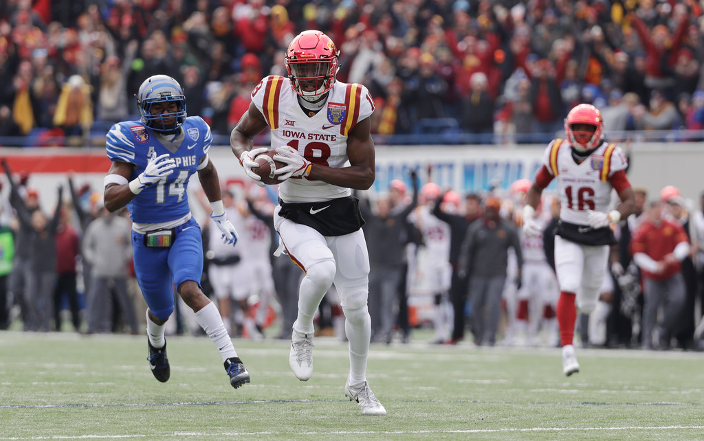 KU's Dorance Armstrong declares for the NFL Draft