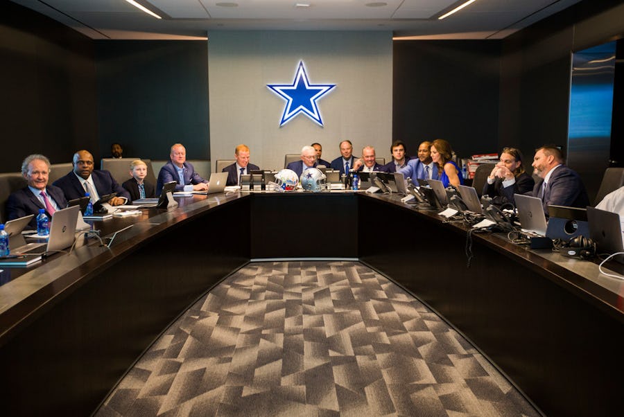 1524802389-CowboysDraft_AL002.JPG