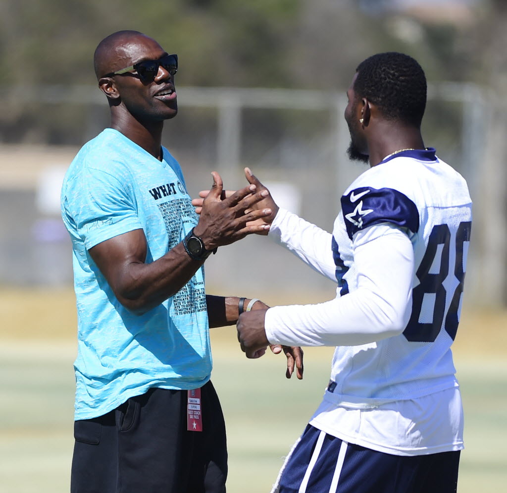 Which player was more difficult for Cowboys to handle: Terrell Owens or Dez  Bryant?