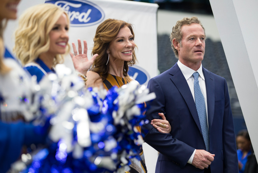 Jerry Jones, son Stephen address Cowboys cheerleaders voyeurism settlement