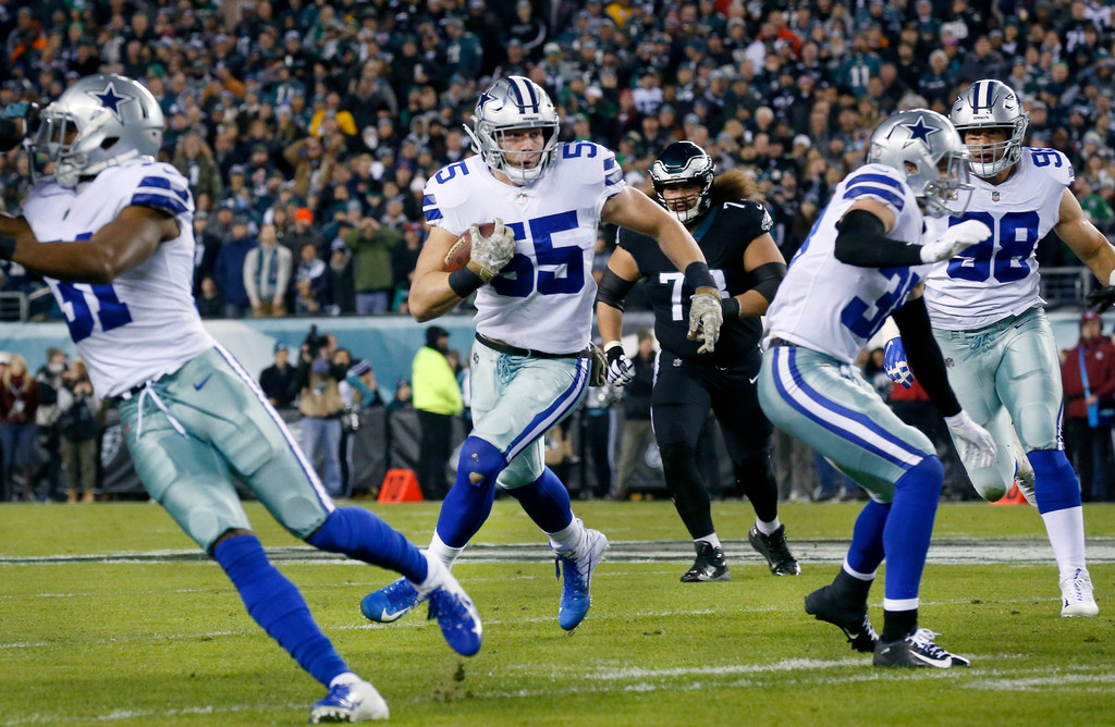 The kid is a beast': Rookie LB Leighton Vander Esch saves Cowboys, makes  play of the game vs. Eagles