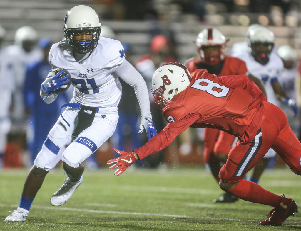 Deion Sanders Jr. commits to play receiver at SMU 