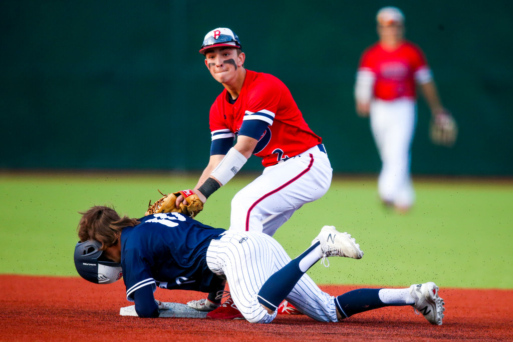 DeSoto Central High School retires Atlanta Braves 3B Austin