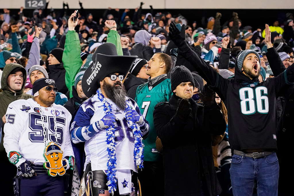 Cowboys-Eagles sideline exclusive: Philly players were dancing on