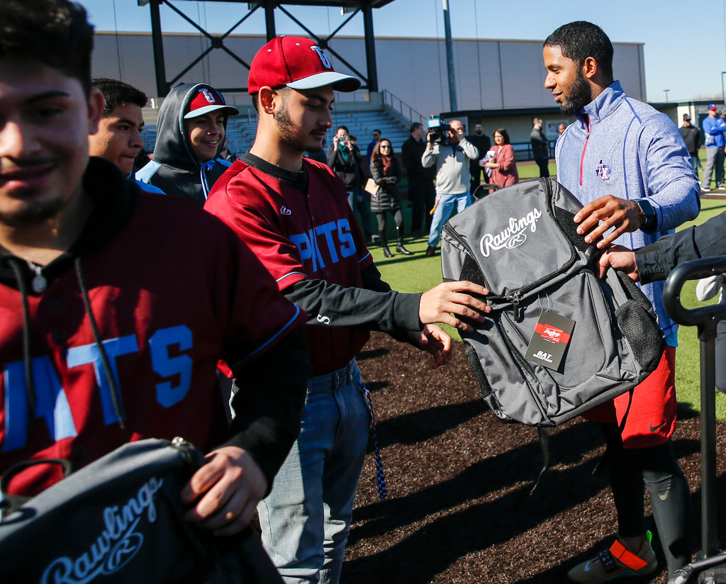 Elvis Andrus donates gear to Dallas high school teams