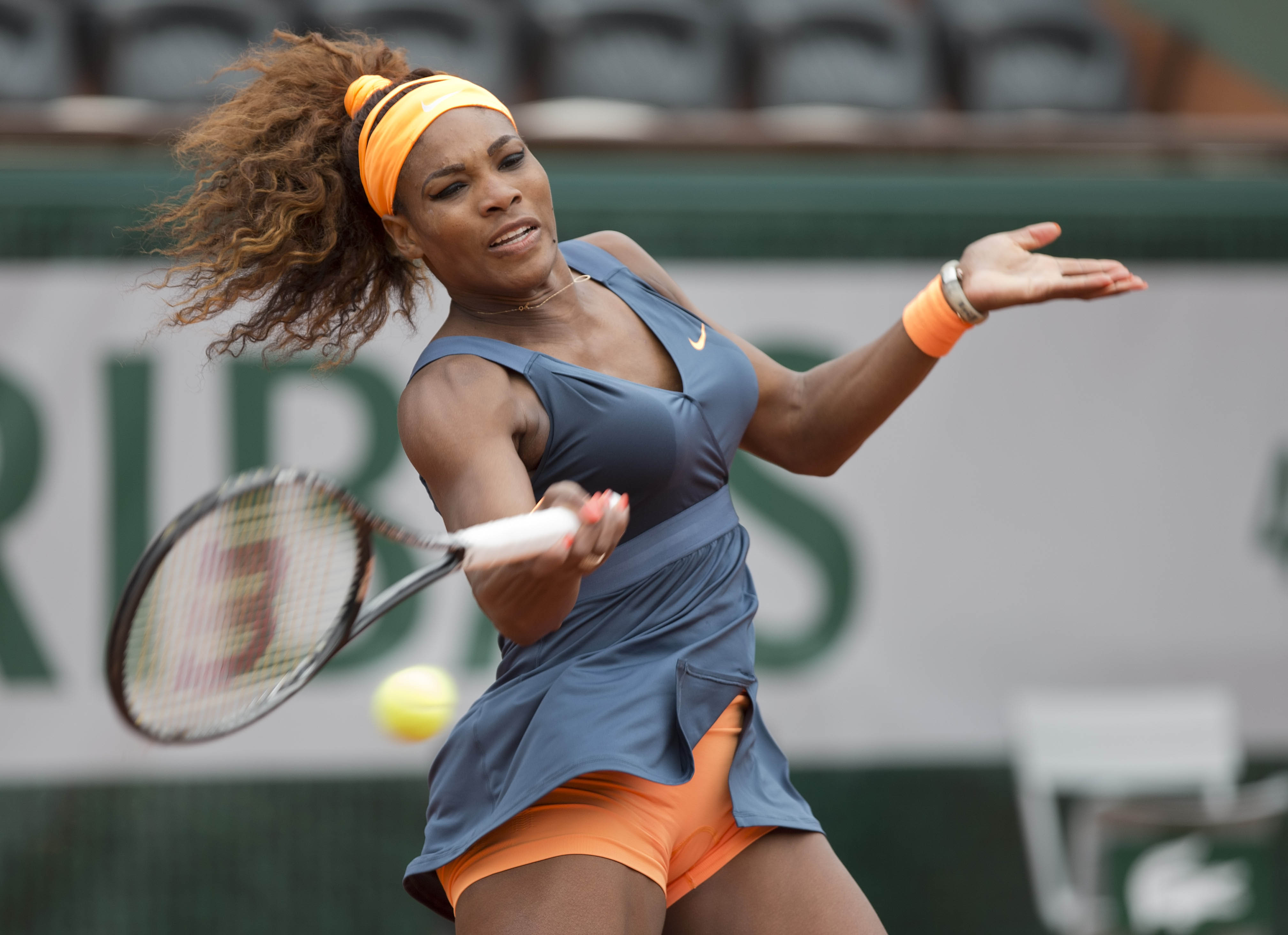 Serena Williams rolls into first French Open final since 2002